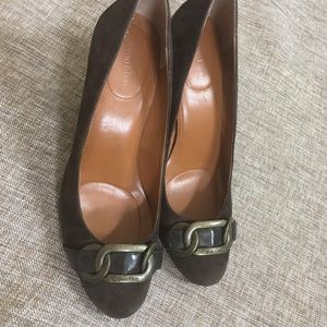 Calvin Klein MADDIE pump brown buckle suede 4”heel